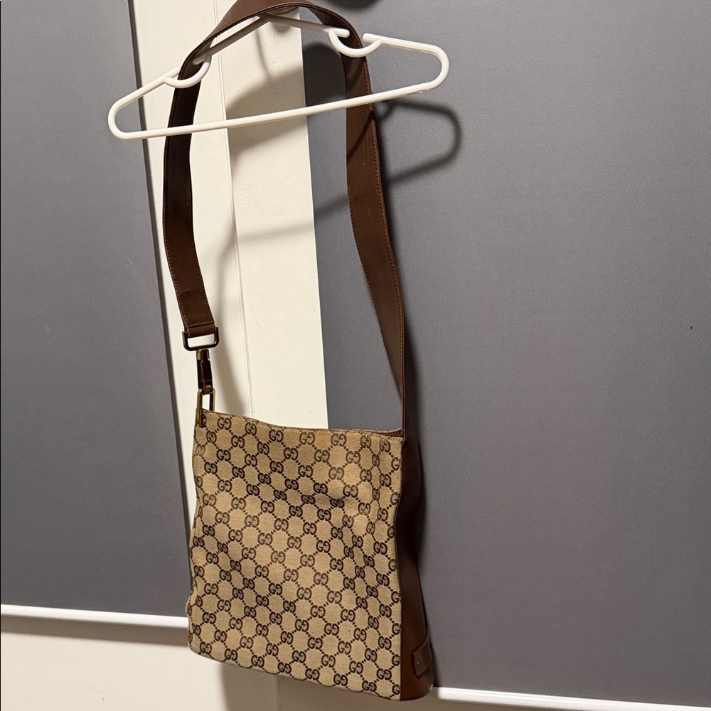 Authentic Gucci Brown GG Supreme Messenger Bag with Leather Strap